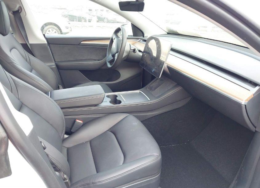 Photo 5 of 2024 Tesla Model Y LONG RANGE DUAL MOTOR ALL-WHEEL DRIVE (VIN 7SAYGDEE0RF037545)