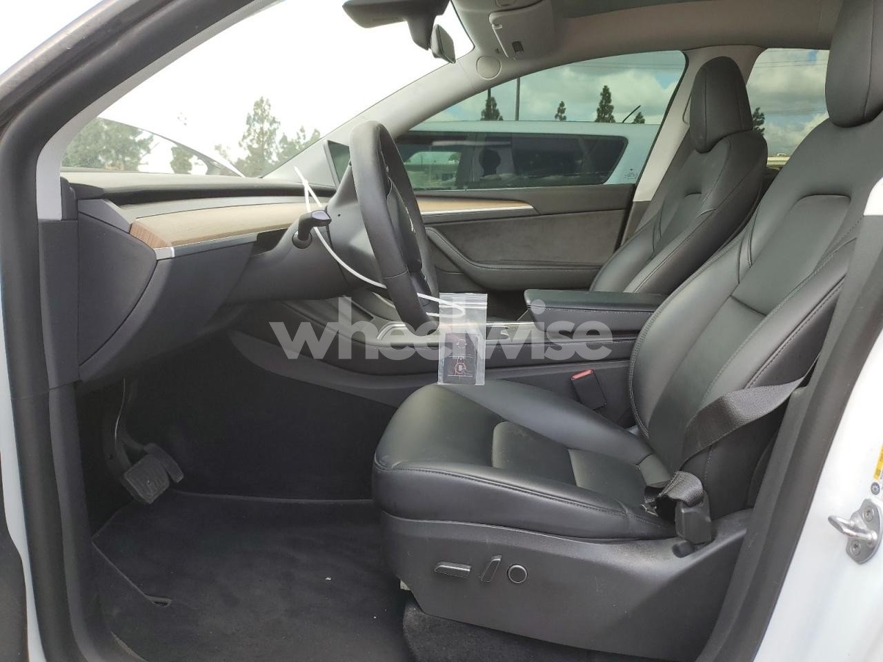 Photo 7 of 2022 TESLA MODEL Y (VIN 7SAYGDEE1NA020440)