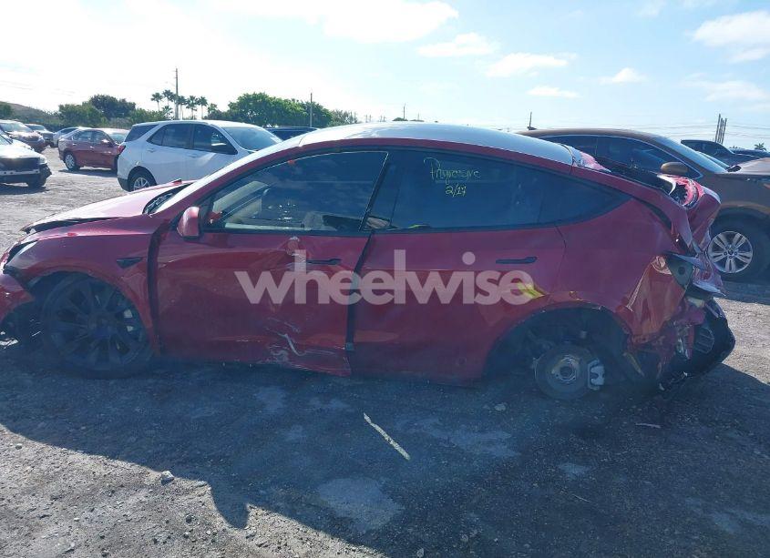 Photo 14 of 2022 Tesla Model Y LONG RANGE DUAL MOTOR ALL-WHEEL DRIVE (VIN 7SAYGDEE1NF385414)