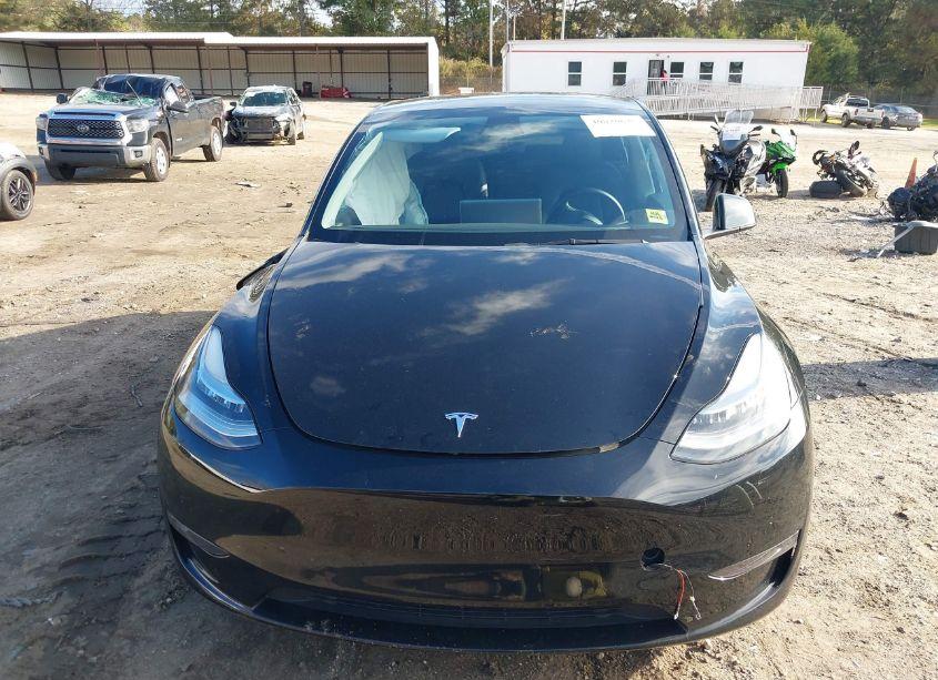 Photo 11 of 2022 Tesla Model Y LONG RANGE DUAL MOTOR ALL-WHEEL DRIVE (VIN 7SAYGDEE1NF450861)