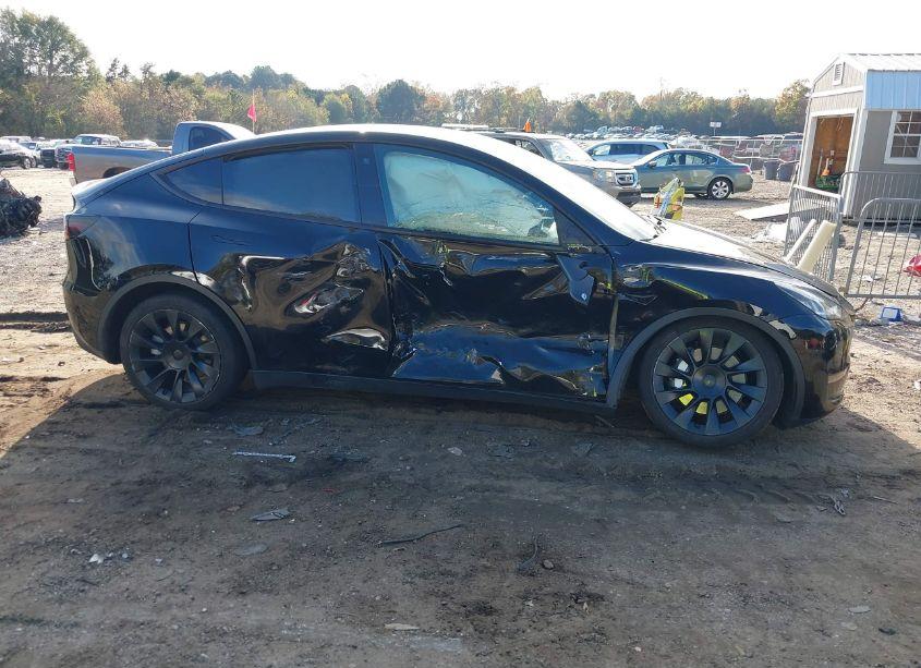 Photo 12 of 2022 Tesla Model Y LONG RANGE DUAL MOTOR ALL-WHEEL DRIVE (VIN 7SAYGDEE1NF450861)