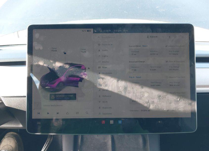 Photo 17 of 2022 Tesla Model Y LONG RANGE DUAL MOTOR ALL-WHEEL DRIVE (VIN 7SAYGDEE1NF450861)