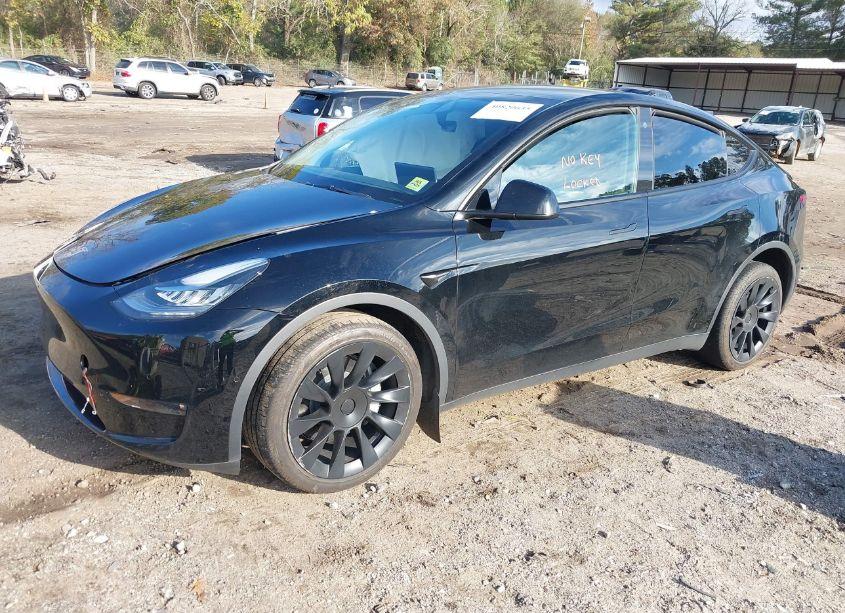 Photo 2 of 2022 Tesla Model Y LONG RANGE DUAL MOTOR ALL-WHEEL DRIVE (VIN 7SAYGDEE1NF450861)