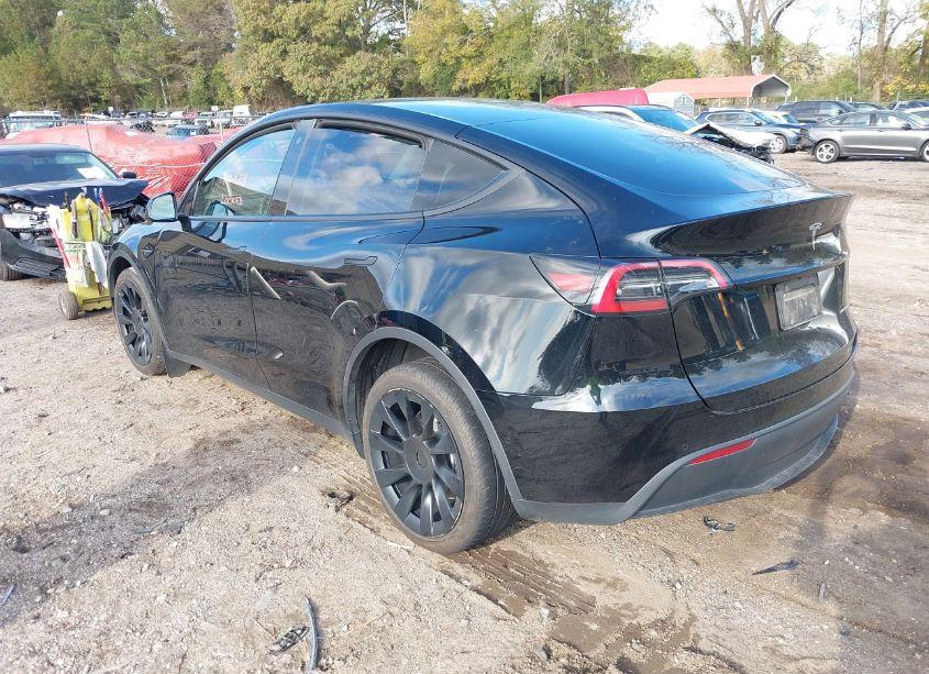 Photo 3 of 2022 Tesla Model Y LONG RANGE DUAL MOTOR ALL-WHEEL DRIVE (VIN 7SAYGDEE1NF450861)