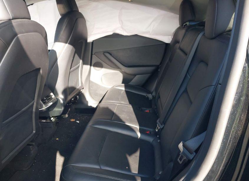 Photo 8 of 2022 Tesla Model Y LONG RANGE DUAL MOTOR ALL-WHEEL DRIVE (VIN 7SAYGDEE1NF450861)