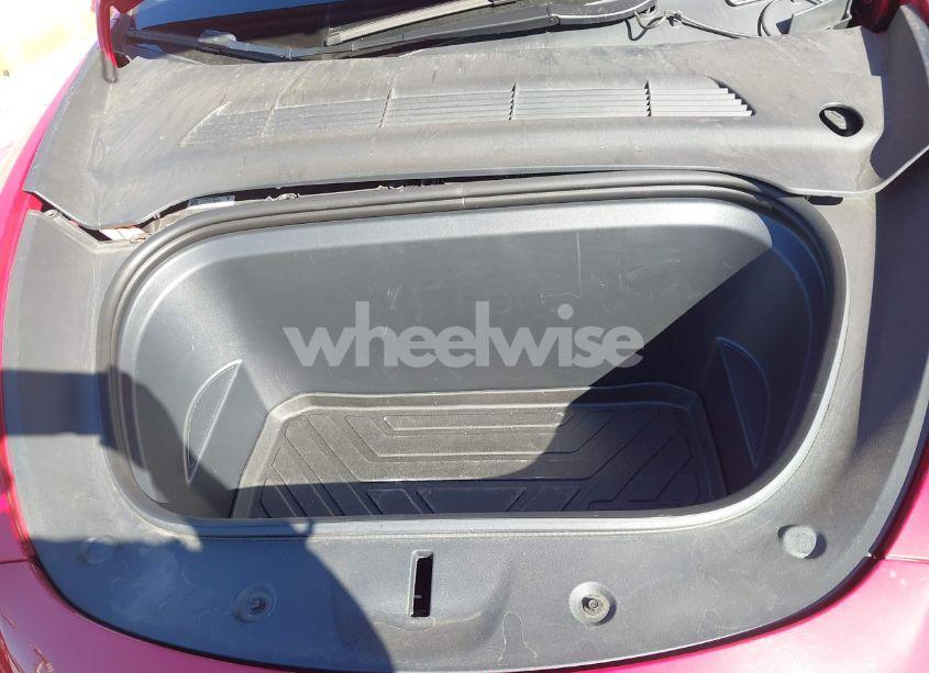 Photo 10 of 2022 Tesla Model Y LONG RANGE DUAL MOTOR ALL-WHEEL DRIVE (VIN 7SAYGDEE1NF486341)