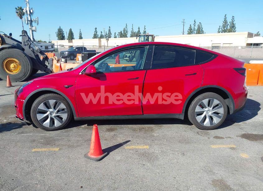 Photo 13 of 2022 Tesla Model Y LONG RANGE DUAL MOTOR ALL-WHEEL DRIVE (VIN 7SAYGDEE1NF486341)
