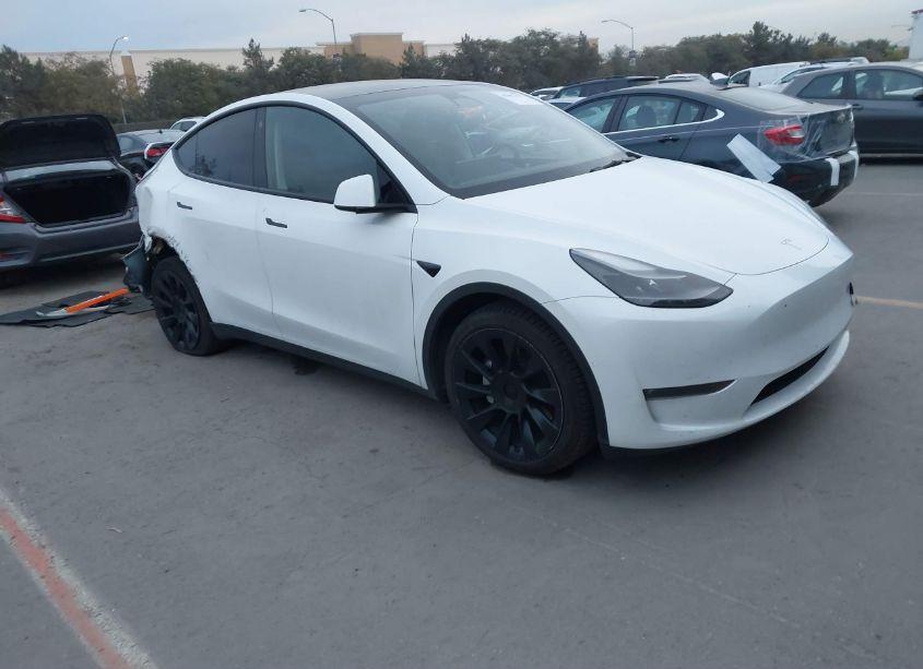 2022 Tesla Model Y LONG RANGE DUAL MOTOR ALL-WHEEL DRIVE (VIN 7SAYGDEE1NF559482) main photo