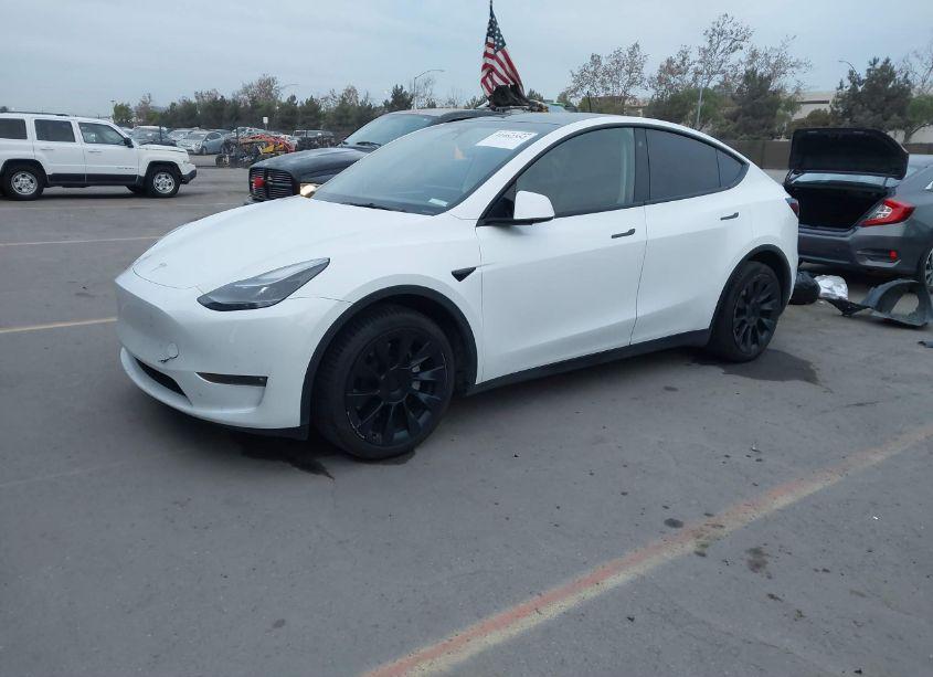 Photo 2 of 2022 Tesla Model Y LONG RANGE DUAL MOTOR ALL-WHEEL DRIVE (VIN 7SAYGDEE1NF559482)