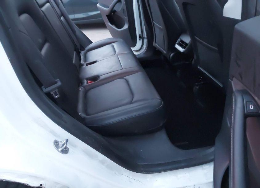 Photo 8 of 2022 Tesla Model Y LONG RANGE DUAL MOTOR ALL-WHEEL DRIVE (VIN 7SAYGDEE1NF559482)