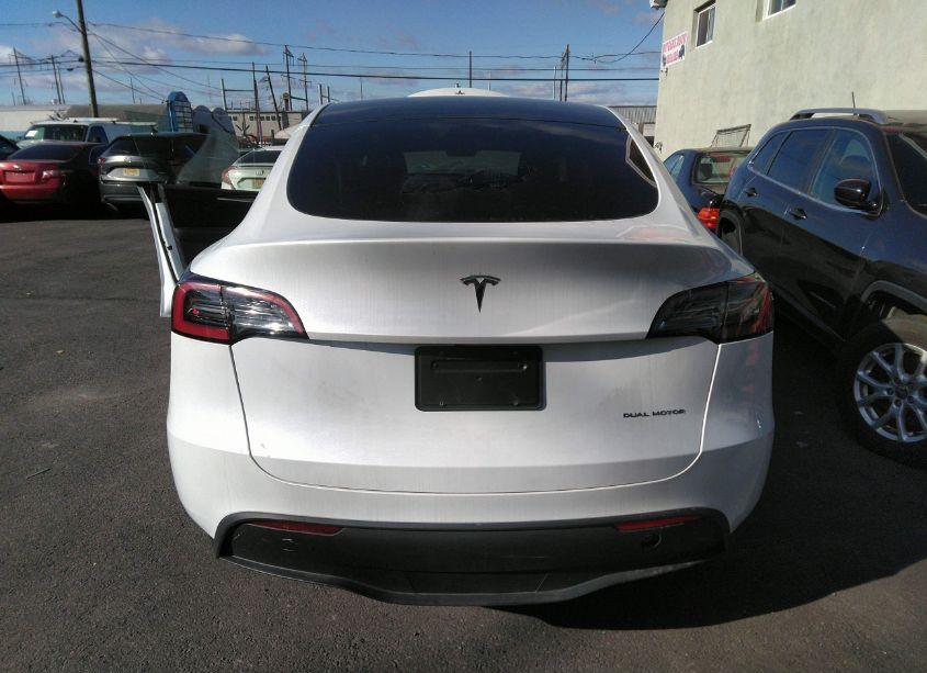 Photo 16 of 2023 Tesla Model Y AWD/LONG RANGE DUAL MOTOR ALL-WHEEL DRIVE (VIN 7SAYGDEE1PA059922)