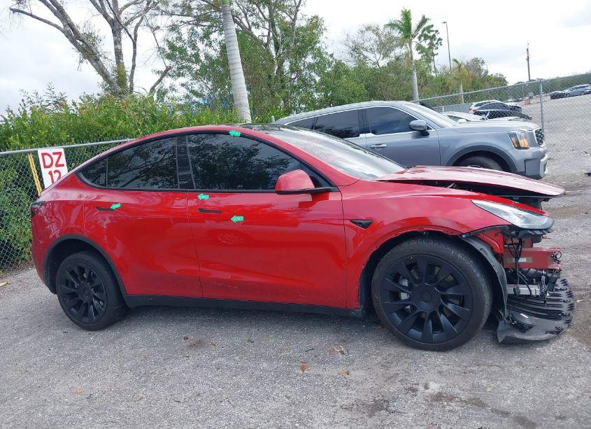 Photo 13 of 2023 Tesla Model Y AWD/LONG RANGE DUAL MOTOR ALL-WHEEL DRIVE (VIN 7SAYGDEE1PA146297)