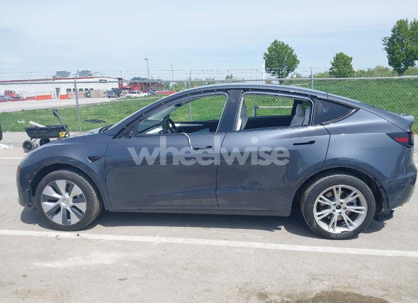 Photo 15 of 2023 Tesla Model Y AWD/LONG RANGE DUAL MOTOR ALL-WHEEL DRIVE (VIN 7SAYGDEE1PA158661)