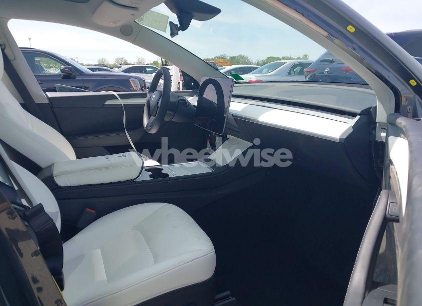 Photo 5 of 2023 Tesla Model Y AWD/LONG RANGE DUAL MOTOR ALL-WHEEL DRIVE (VIN 7SAYGDEE1PA158661)