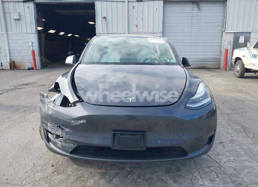 Photo 12 of 2023 Tesla Model Y AWD/LONG RANGE DUAL MOTOR ALL-WHEEL DRIVE (VIN 7SAYGDEE1PF619618)