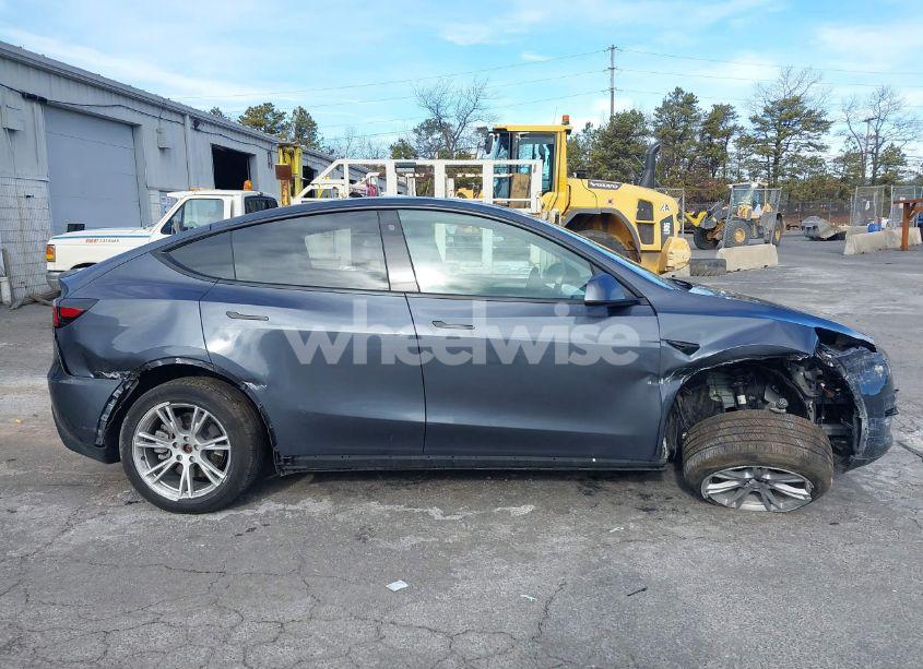 Photo 13 of 2023 Tesla Model Y AWD/LONG RANGE DUAL MOTOR ALL-WHEEL DRIVE (VIN 7SAYGDEE1PF619618)