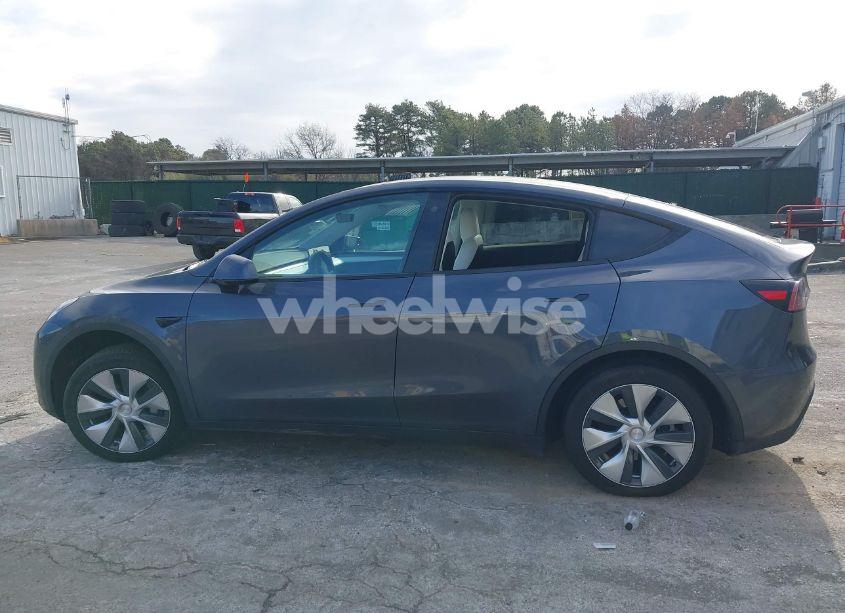 Photo 14 of 2023 Tesla Model Y AWD/LONG RANGE DUAL MOTOR ALL-WHEEL DRIVE (VIN 7SAYGDEE1PF619618)