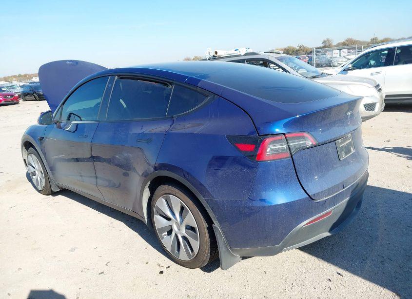 Photo 3 of 2023 Tesla Model Y AWD/LONG RANGE DUAL MOTOR ALL-WHEEL DRIVE (VIN 7SAYGDEE1PF635916)