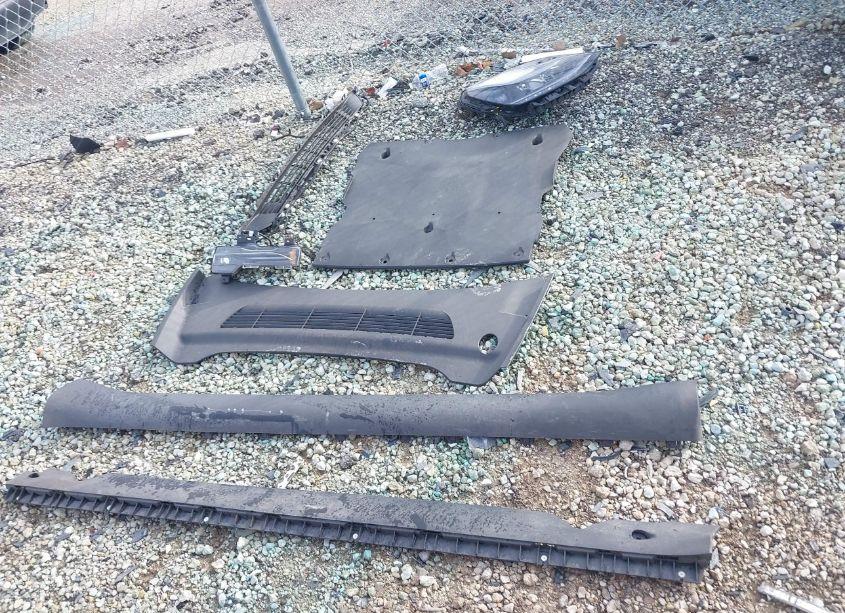 Photo 12 of 2023 Tesla Model Y AWD/LONG RANGE DUAL MOTOR ALL-WHEEL DRIVE (VIN 7SAYGDEE1PF687725)