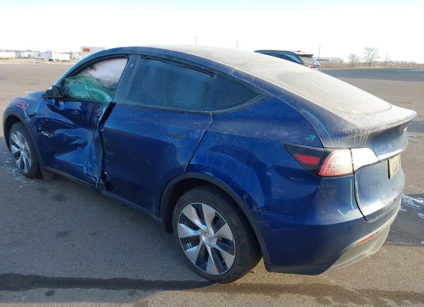 Photo 3 of 2023 Tesla Model Y AWD/LONG RANGE DUAL MOTOR ALL-WHEEL DRIVE (VIN 7SAYGDEE1PF708511)