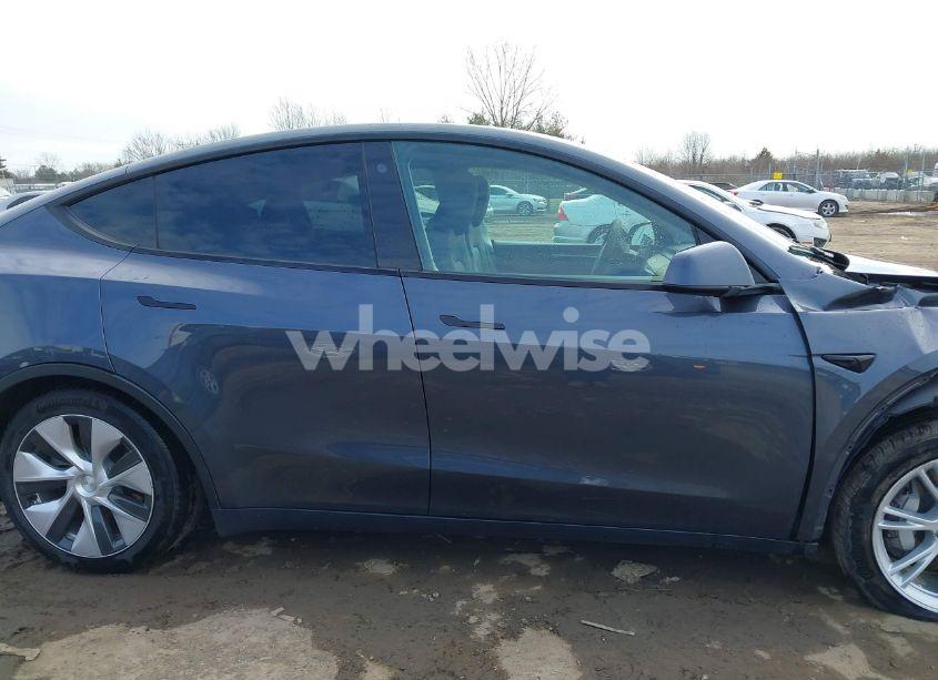 Photo 14 of 2023 Tesla Model Y AWD/LONG RANGE DUAL MOTOR ALL-WHEEL DRIVE (VIN 7SAYGDEE1PF755666)