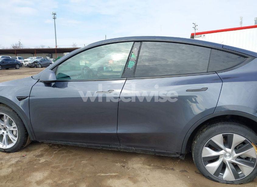 Photo 15 of 2023 Tesla Model Y AWD/LONG RANGE DUAL MOTOR ALL-WHEEL DRIVE (VIN 7SAYGDEE1PF755666)