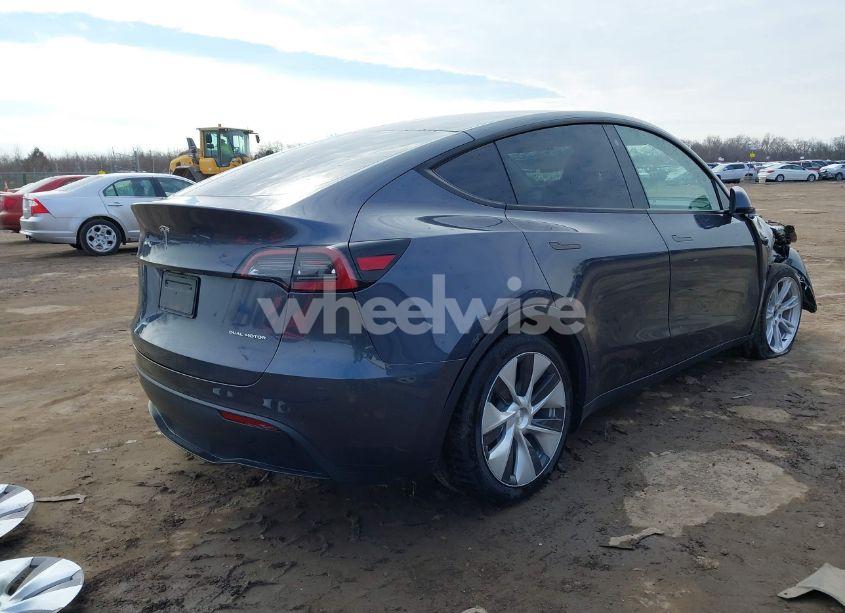 Photo 4 of 2023 Tesla Model Y AWD/LONG RANGE DUAL MOTOR ALL-WHEEL DRIVE (VIN 7SAYGDEE1PF755666)