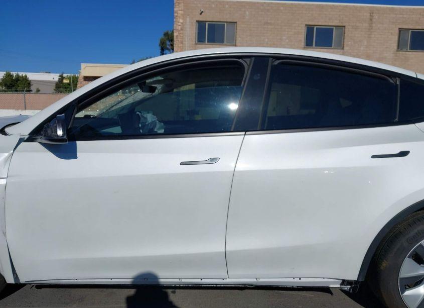 Photo 14 of 2023 Tesla Model Y AWD/LONG RANGE DUAL MOTOR ALL-WHEEL DRIVE (VIN 7SAYGDEE1PF920924)