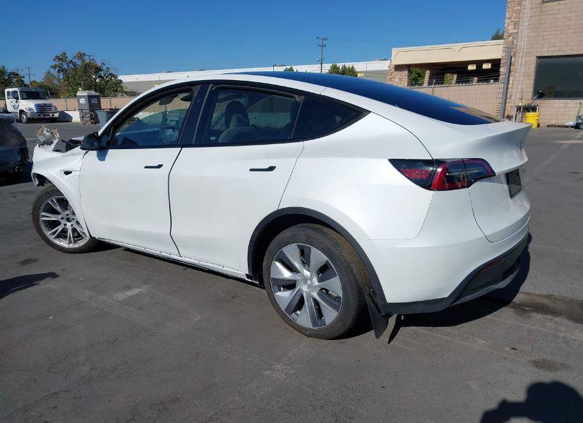 Photo 3 of 2023 Tesla Model Y AWD/LONG RANGE DUAL MOTOR ALL-WHEEL DRIVE (VIN 7SAYGDEE1PF920924)
