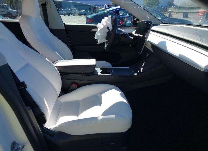 Photo 5 of 2023 Tesla Model Y AWD/LONG RANGE DUAL MOTOR ALL-WHEEL DRIVE (VIN 7SAYGDEE1PF920924)
