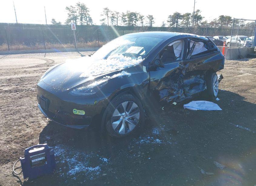 Photo 2 of 2024 Tesla Model Y LONG RANGE DUAL MOTOR ALL-WHEEL DRIVE (VIN 7SAYGDEE1RA249898)