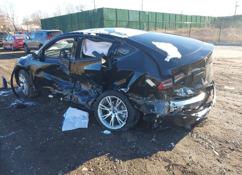 Photo 3 of 2024 Tesla Model Y LONG RANGE DUAL MOTOR ALL-WHEEL DRIVE (VIN 7SAYGDEE1RA249898)