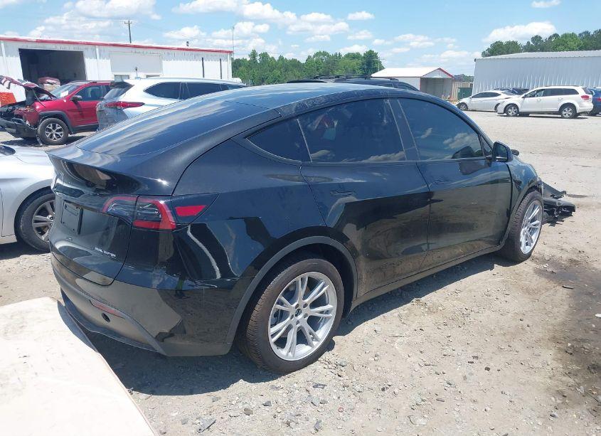 Photo 4 of 2024 Tesla Model Y LONG RANGE DUAL MOTOR ALL-WHEEL DRIVE (VIN 7SAYGDEE1RA251456)