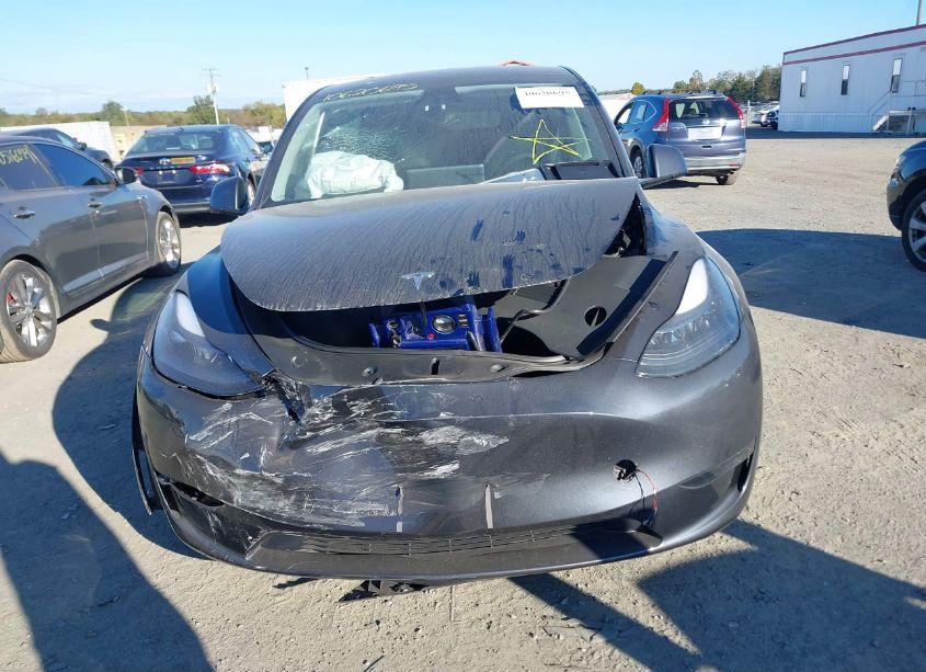 Photo 12 of 2024 Tesla Model Y LONG RANGE DUAL MOTOR ALL-WHEEL DRIVE (VIN 7SAYGDEE1RA278575)