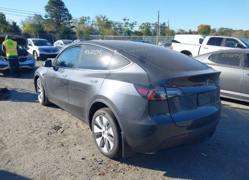 Photo 3 of 2024 Tesla Model Y LONG RANGE DUAL MOTOR ALL-WHEEL DRIVE (VIN 7SAYGDEE1RA278575)