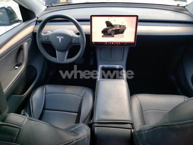Photo 3 of 2024 TESLA MODEL Y (VIN 7SAYGDEE1RA301143)