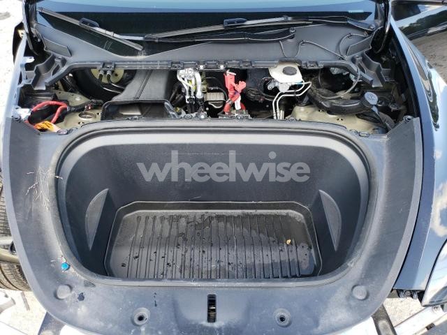 Photo 4 of 2024 TESLA MODEL Y (VIN 7SAYGDEE1RA301143)