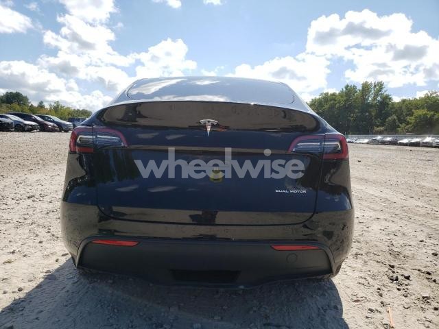 Photo 8 of 2024 TESLA MODEL Y (VIN 7SAYGDEE1RA301143)