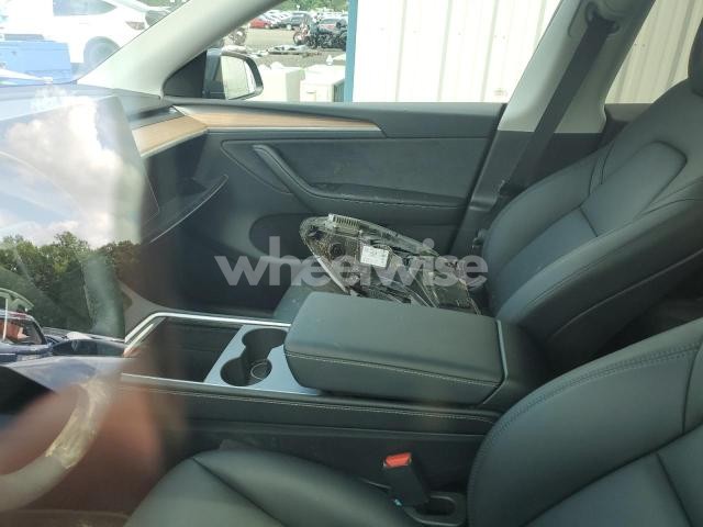 Photo 2 of 2024 TESLA MODEL Y (VIN 7SAYGDEE1RA308450)