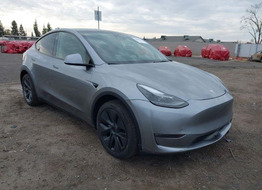 2024 Tesla Model Y LONG RANGE DUAL MOTOR ALL-WHEEL DRIVE (VIN 7SAYGDEE1RA312143) main photo