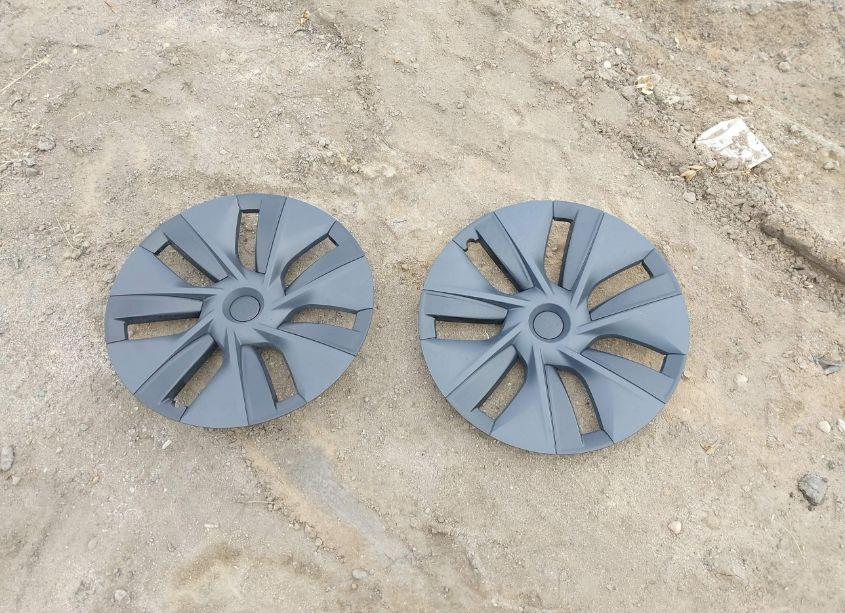 Photo 12 of 2024 Tesla Model Y LONG RANGE DUAL MOTOR ALL-WHEEL DRIVE (VIN 7SAYGDEE1RA312143)