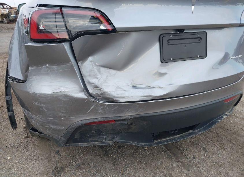 Photo 21 of 2024 Tesla Model Y LONG RANGE DUAL MOTOR ALL-WHEEL DRIVE (VIN 7SAYGDEE1RA312143)