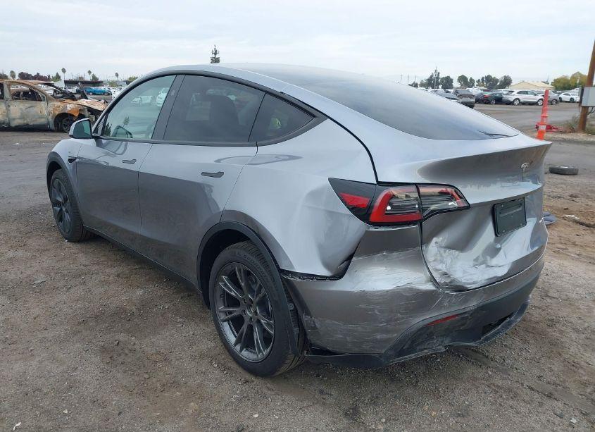 Photo 3 of 2024 Tesla Model Y LONG RANGE DUAL MOTOR ALL-WHEEL DRIVE (VIN 7SAYGDEE1RA312143)