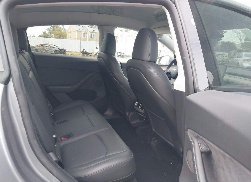 Photo 8 of 2024 Tesla Model Y LONG RANGE DUAL MOTOR ALL-WHEEL DRIVE (VIN 7SAYGDEE1RA312143)