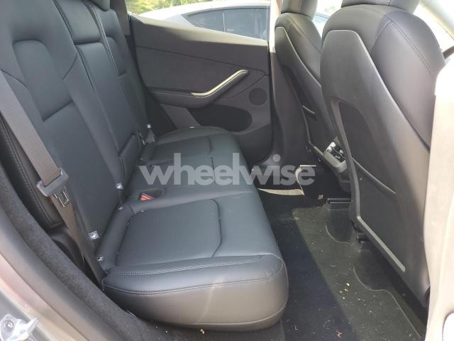 Photo 2 of 2024 TESLA MODEL Y (VIN 7SAYGDEE1RA328570)