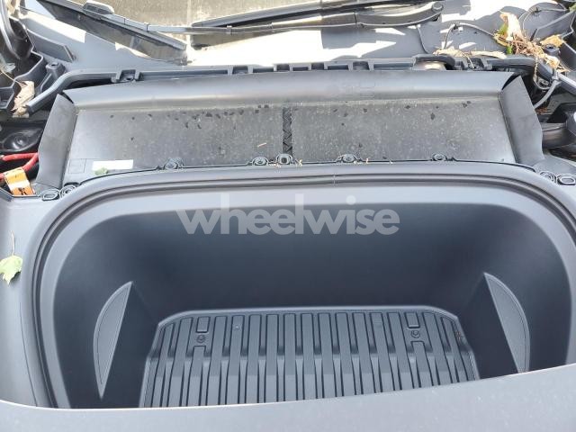 Photo 3 of 2024 TESLA MODEL Y (VIN 7SAYGDEE1RA328570)