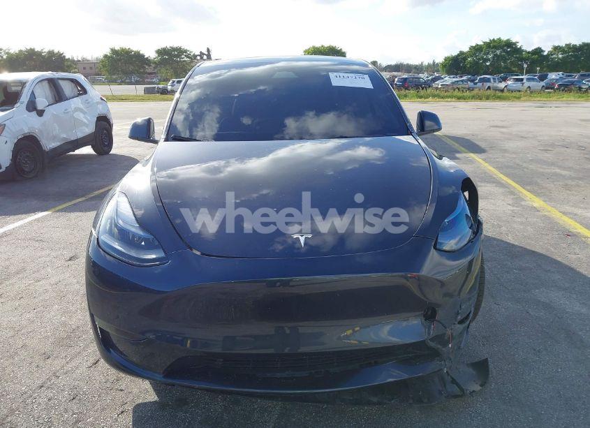 Photo 12 of 2024 Tesla Model Y LONG RANGE DUAL MOTOR ALL-WHEEL DRIVE (VIN 7SAYGDEE1RF035089)