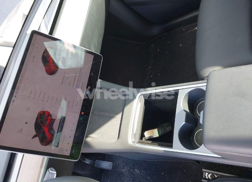 Photo 18 of 2024 Tesla Model Y LONG RANGE DUAL MOTOR ALL-WHEEL DRIVE (VIN 7SAYGDEE1RF035089)