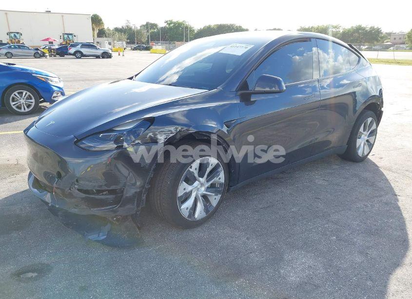 Photo 2 of 2024 Tesla Model Y LONG RANGE DUAL MOTOR ALL-WHEEL DRIVE (VIN 7SAYGDEE1RF035089)
