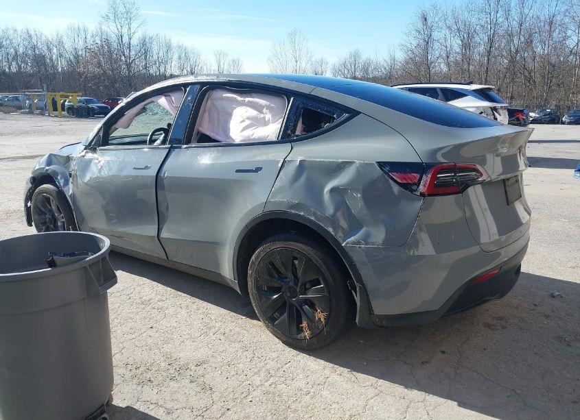 Photo 3 of 2022 Tesla Model Y LONG RANGE DUAL MOTOR ALL-WHEEL DRIVE (VIN 7SAYGDEE2NA014887)